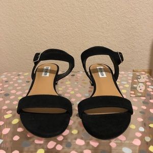 Steve Madden low pearl heel.